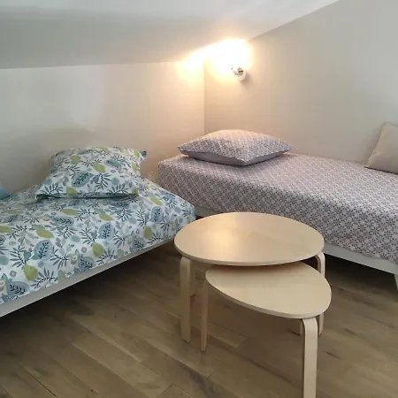 App 6p With Garden Feriehus *